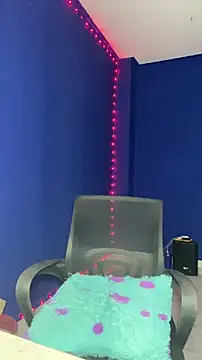 NikitaDragunXXX online show from May 20, 2026, 2:30 am