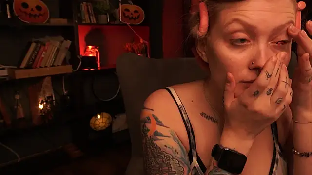 Kiki shay online show from October 31, 2025, 1:19 pm