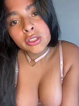 morenaQueen  online show from December 1, 2025, 7:15 pm