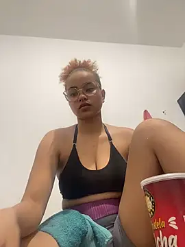 Snapshot of guinness_cp chatting on November 6, 2025, 11:20 pm guinness cp online show from November 6, 2025, 11:20 pm