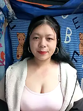 lisa-bae00 online show from January 7, 2026, 12:10 pm