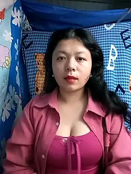 lisa-bae00 online show from February 12, 2026, 11:37 pm