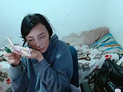 fresita streamer online show from October 31, 2025, 5:04 am