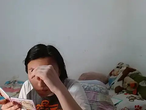 fresita streamer online show from November 22, 2025, 5:06 am