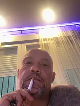 Snapshot of gitanoMad chatting on November 28, 2025, 11:27 pm gitanoMad online show from November 28, 2025, 11:27 pm