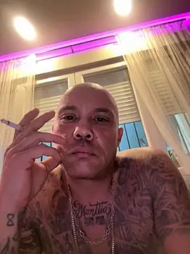 Snapshot of gitanoMad chatting on November 19, 2025, 11:49 pm gitanoMad online show from November 19, 2025, 11:49 pm