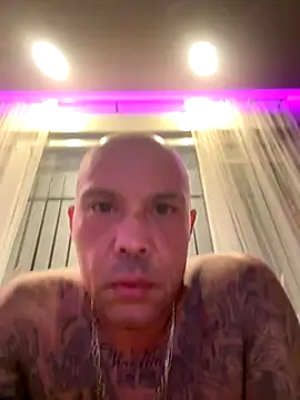 Snapshot of gitanoMad chatting on October 25, 2025, 12:43 am gitanoMad online show from October 25, 2025, 12:43 am