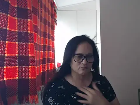 Kinkybela2025 online show from April 17, 2026, 1:19 am