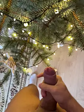 iCum uCum online show from December 15, 2025, 1:06 pm