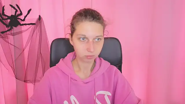 CuteEllii online show from October 27, 2025, 11:11 am