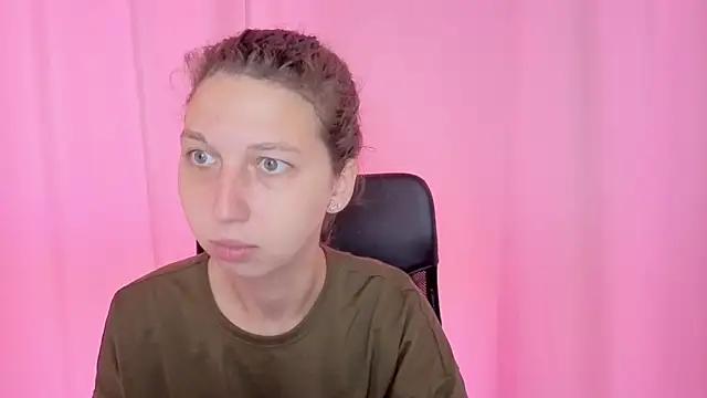 CuteEllii online show from October 21, 2025, 9:30 am