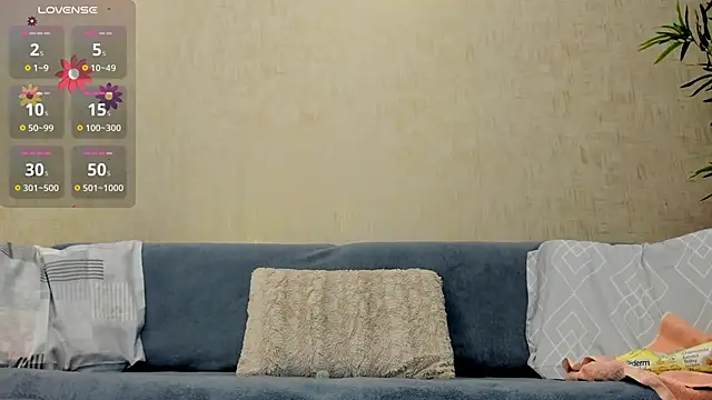 VickyBloomx online show from November 11, 2025, 6:30 am