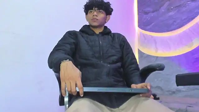 Snapshot of Sex_Boy_33_ chatting on November 20, 2025, 4:46 am Sex Boy 33 online show from November 20, 2025, 4:46 am