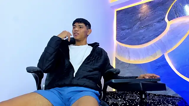 Snapshot of Sex_Boy_33_ chatting on December 2, 2025, 4:58 am Sex Boy 33 online show from December 2, 2025, 4:58 am