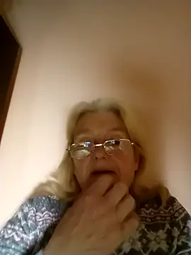 Snapshot of AmyLove353 chatting on February 12, 2026, 4:34 am AmyLove353 online show from February 12, 2026, 4:34 am