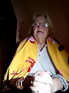 Snapshot of AmyLove353 chatting on February 4, 2026, 3:34 am AmyLove353 online show from February 4, 2026, 3:34 am