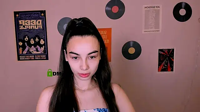 kira light   online show from November 21, 2025, 7:46 pm