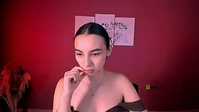 kira light   online show from November 24, 2025, 7:36 pm