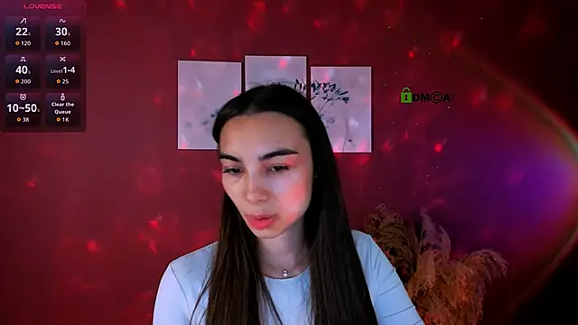 kira light   online show from November 14, 2025, 8:01 pm