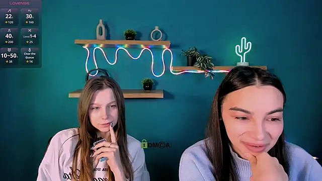 kira light   online show from November 27, 2025, 9:21 am