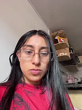 Violeet-Smith online show from November 1, 2025, 8:25 pm