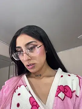 Violeet-Smith online show from November 20, 2025, 9:36 pm