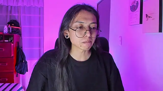 Snapshot of _Astrea_ chatting on March 4, 2026, 12:40 am Astrea online show from March 4, 2026, 12:40 am