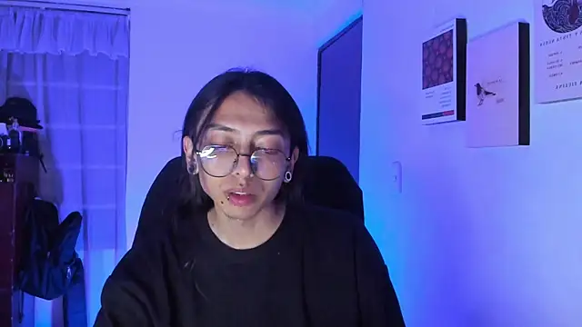 Snapshot of _Astrea_ chatting on February 9, 2026, 9:57 pm Astrea online show from February 9, 2026, 9:57 pm