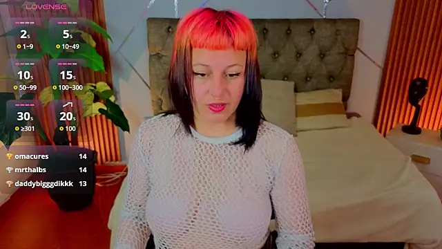 camilaa lux online show from February 25, 2026, 1:55 pm