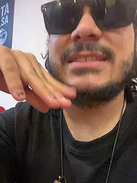 DemienMdivani online show from November 30, 2025, 1:06 am