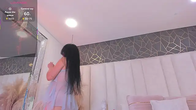 Snapshot of AnnieLove_ chatting on February 10, 2026, 12:37 pm AnnieLove online show from February 10, 2026, 12:37 pm