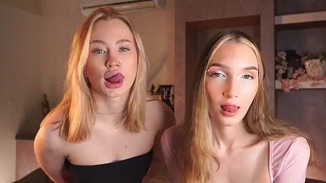 MarisLopaz online show from February 8, 2026, 4:10 am