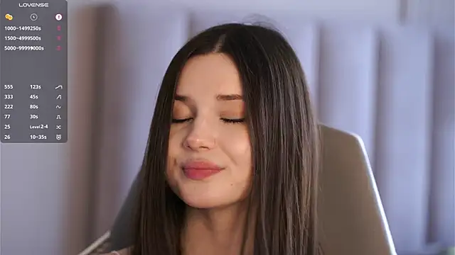 LonnaSkar online show from November 20, 2025, 7:53 am