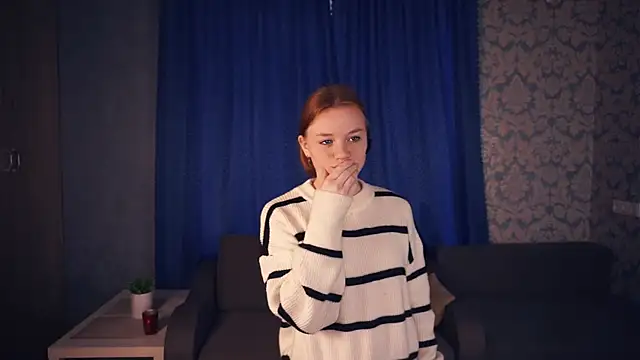 Snapshot of KarlynGow chatting on November 9, 2025, 6:17 am KarlynGow online show from November 9, 2025, 6:17 am