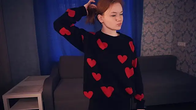 Snapshot of KarlynGow chatting on November 20, 2025, 6:36 am KarlynGow online show from November 20, 2025, 6:36 am