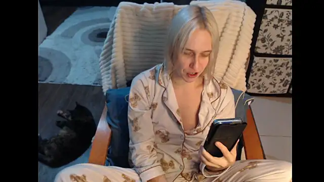 Snapshot of Lucky-Sweet_Bb chatting on October 26, 2025, 6:30 pm Lucky-Sweet Bb online show from October 26, 2025, 6:30 pm