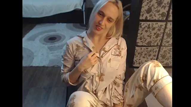 Snapshot of Lucky-Sweet_Bb chatting on November 8, 2025, 4:32 pm Lucky-Sweet Bb online show from November 8, 2025, 4:32 pm