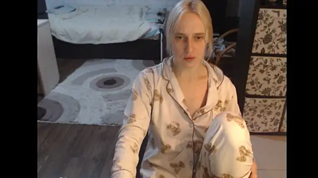 Snapshot of Lucky-Sweet_Bb chatting on October 22, 2025, 6:29 pm Lucky-Sweet Bb online show from October 22, 2025, 6:29 pm