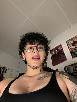 Abby Evanns1 online show from May 19, 2026, 2:46 pm