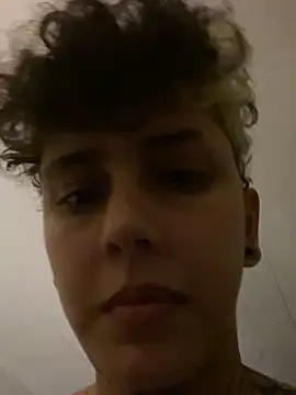 Snapshot of Abby_Evanns1 chatting on November 27, 2025, 3:29 am Abby Evanns1 online show from November 27, 2025, 3:29 am