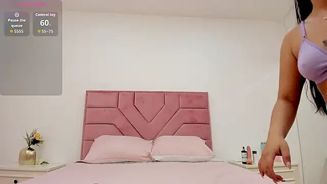 AmberSousa online show from November 12, 2025, 12:09 pm