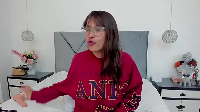 SofiaCavalli online show from November 9, 2025, 8:18 am