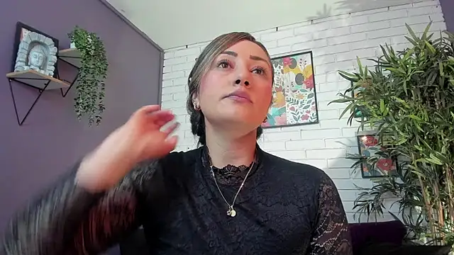 Sofia  Stk online show from November 15, 2025, 3:32 am