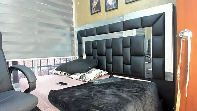 Sasha Davila online show from November 10, 2025, 11:15 am