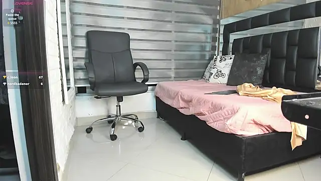 Sasha Davila online show from November 16, 2025, 10:20 am