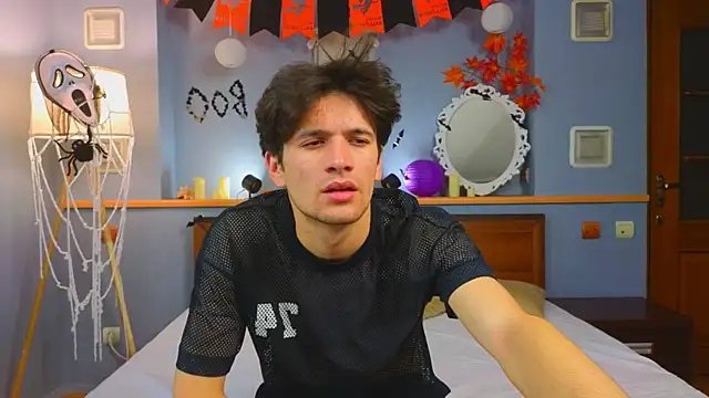 elvano et online show from November 3, 2025, 7:35 am