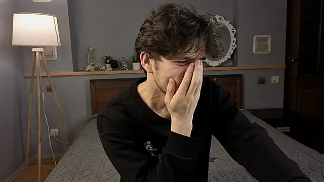 elvano et online show from November 27, 2025, 7:47 pm