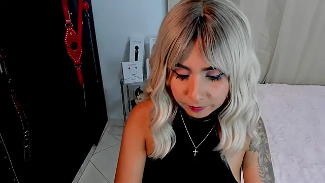 Snapshot of Emilyvalk_ chatting on February 25, 2026, 10:53 pm Emilyvalk online show from February 25, 2026, 10:53 pm