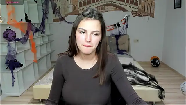 KittyShenson online show from October 30, 2025, 12:58 pm