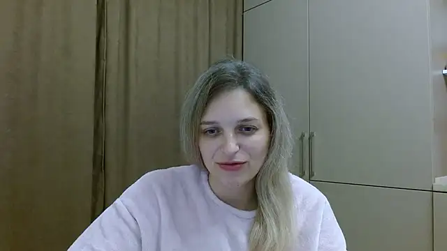 ElisSky301 online show from November 1, 2025, 9:19 pm